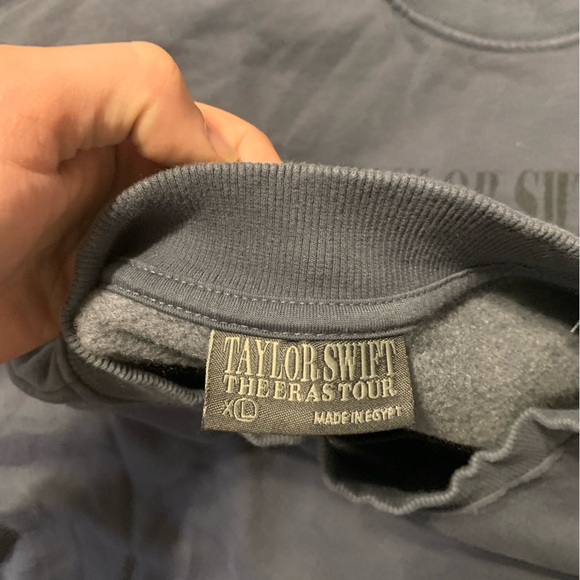 Taylor Swift Eras Tour blue crew neck NWT - Picture 3 of 3